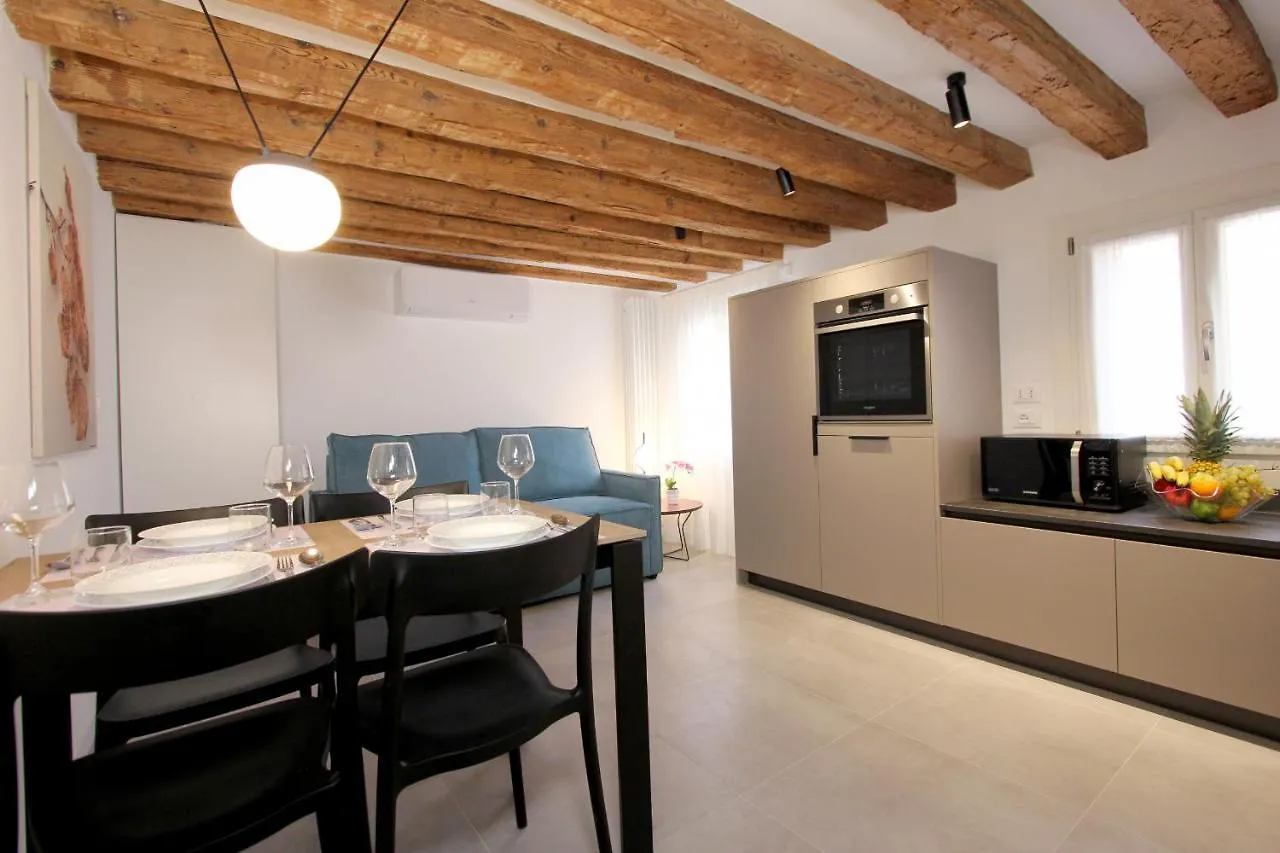 Residence Modern Art Venezia 0*,  Italia
