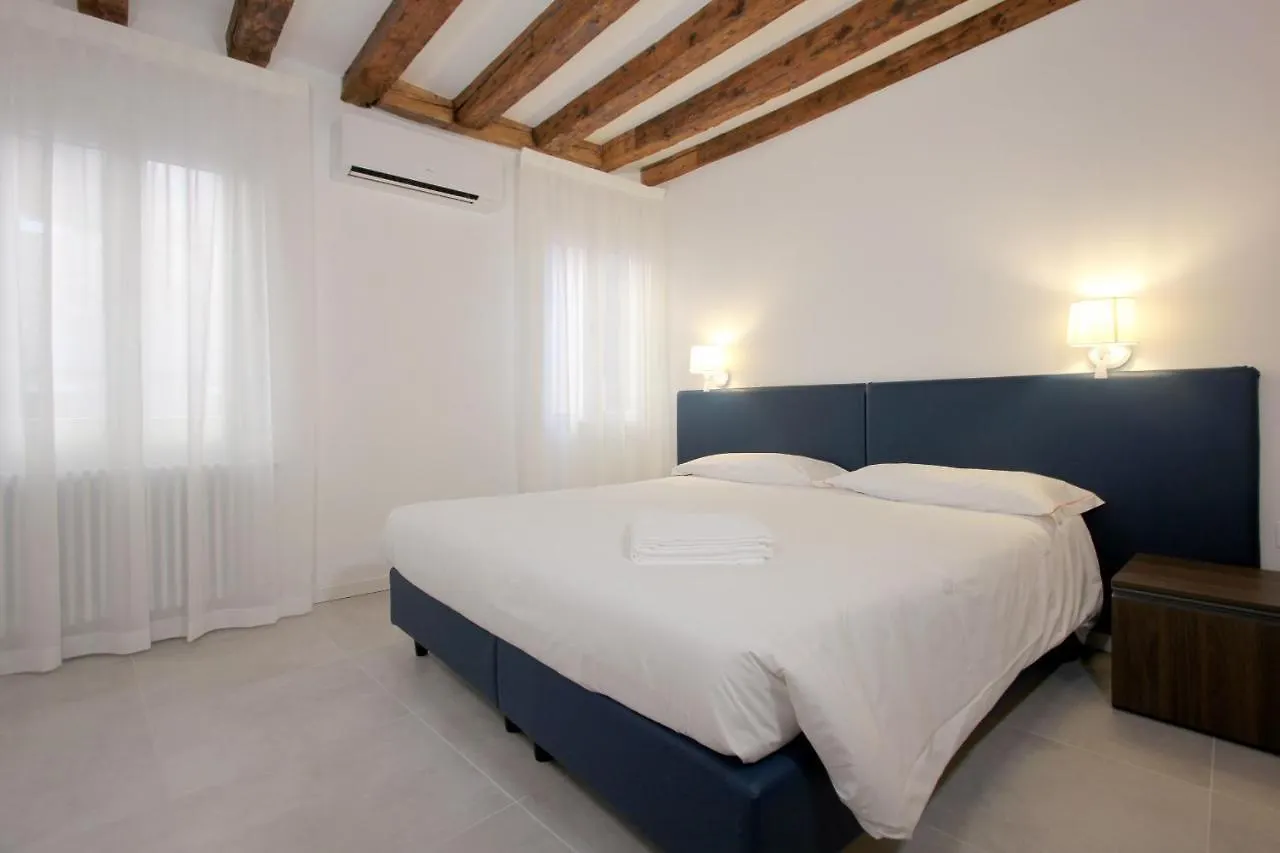 Residence Modern Art Venezia 0*,